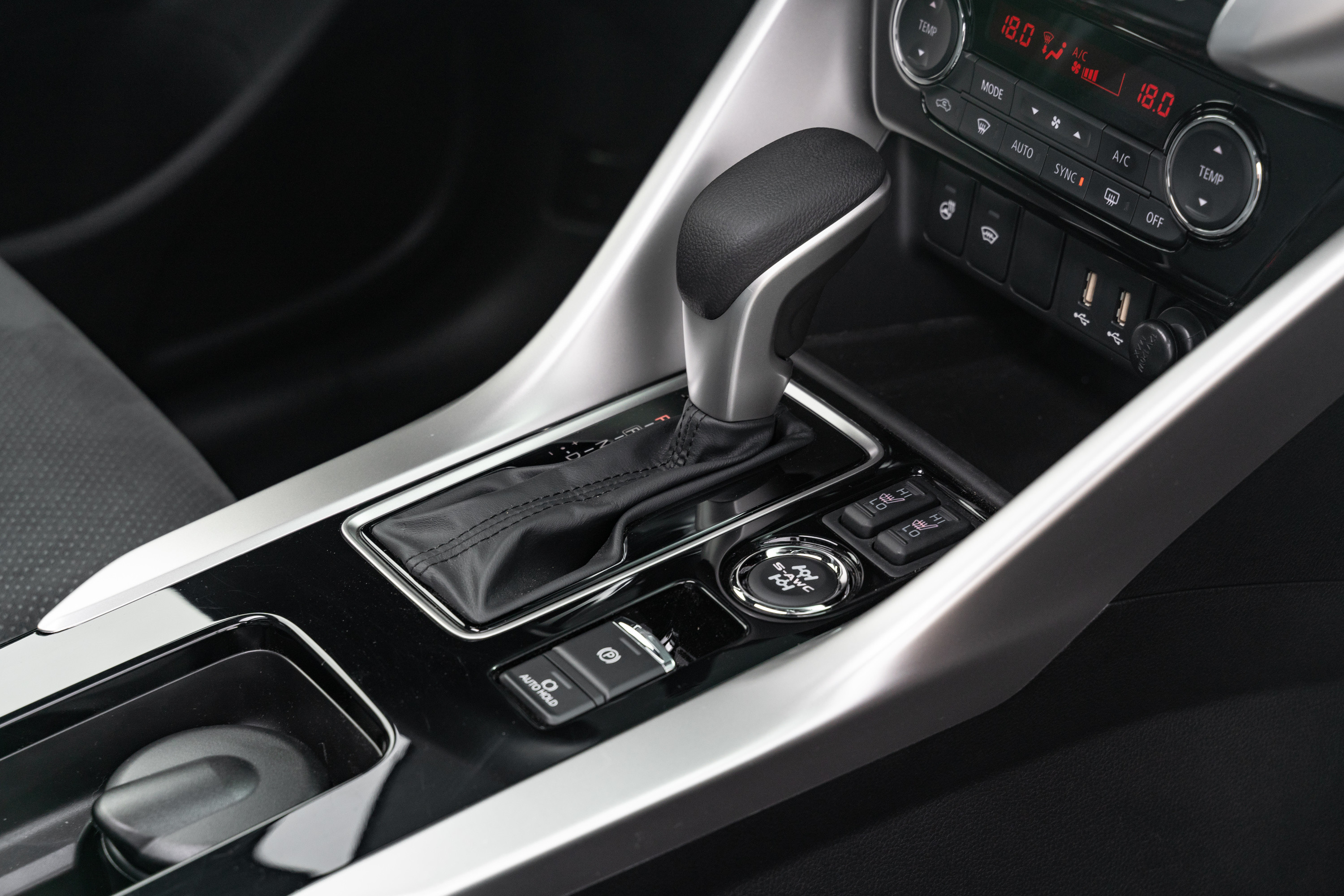 Обновленный Eclipse Cross Обновленный Eclipse Cross