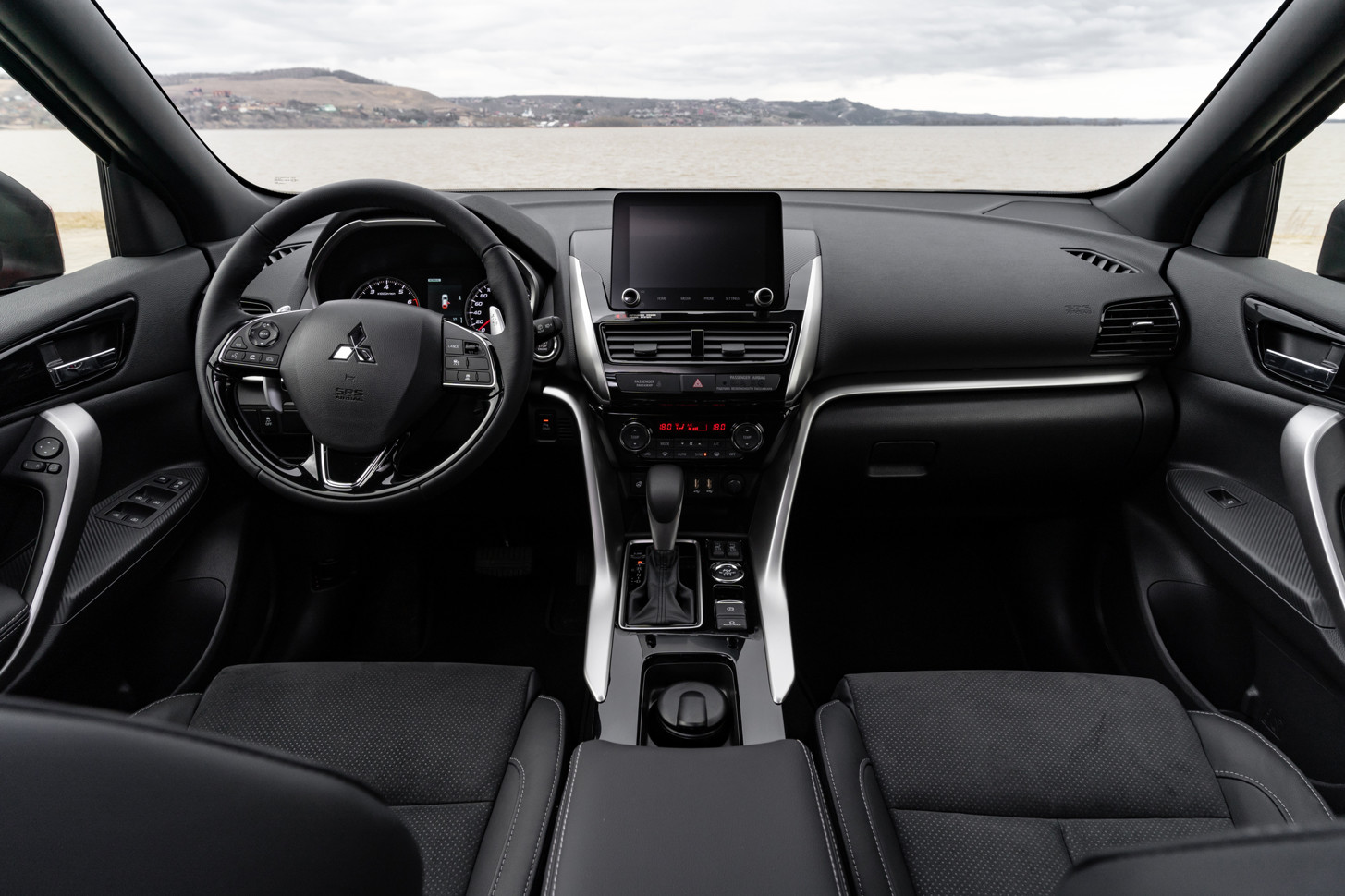 Обновленный Eclipse Cross Обновленный Eclipse Cross